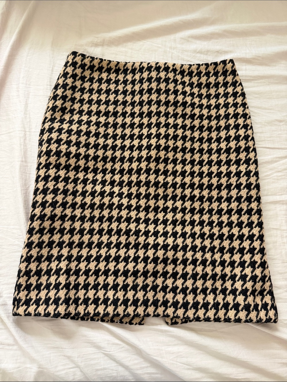 Retro style Talbots Tan & Black Houndstooth Pencil Skirt Size P2